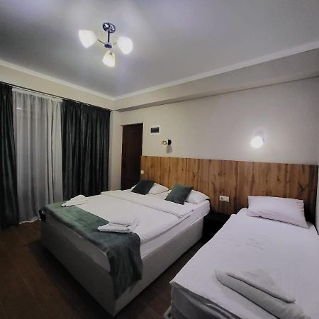 Leon Hotel New Athos Bagian luar foto