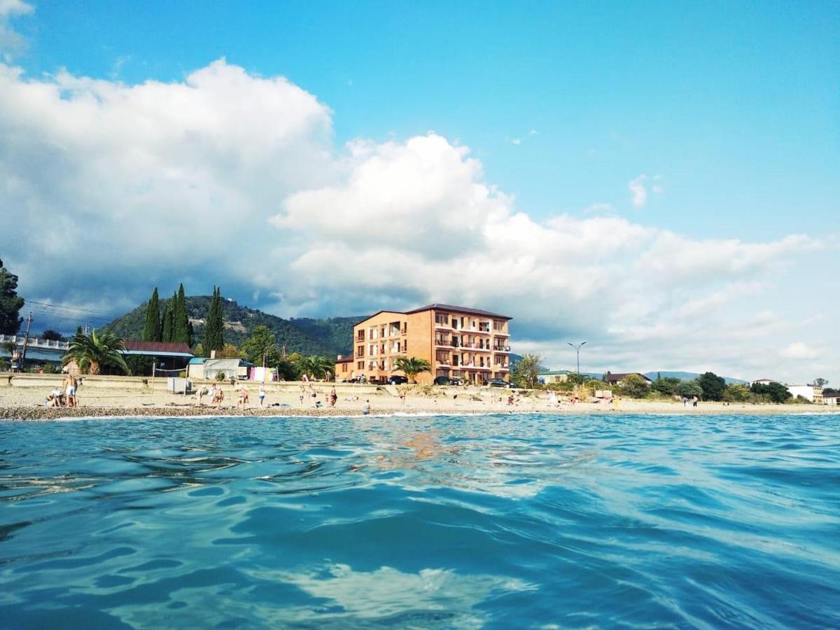 Leon Hotel New Athos Bagian luar foto