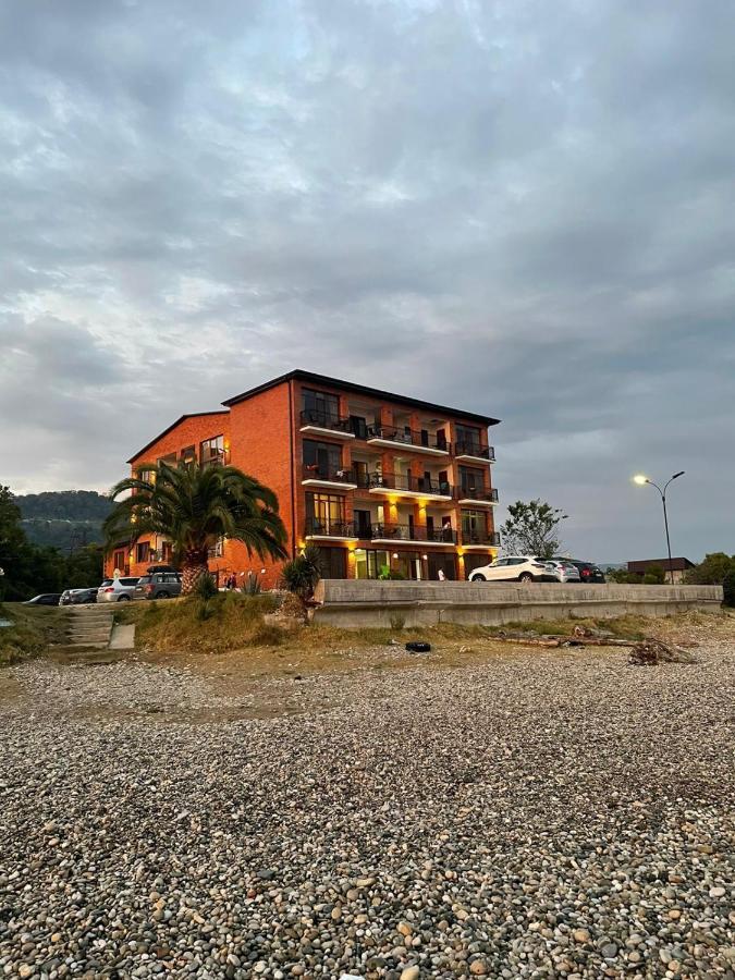 Leon Hotel New Athos Bagian luar foto