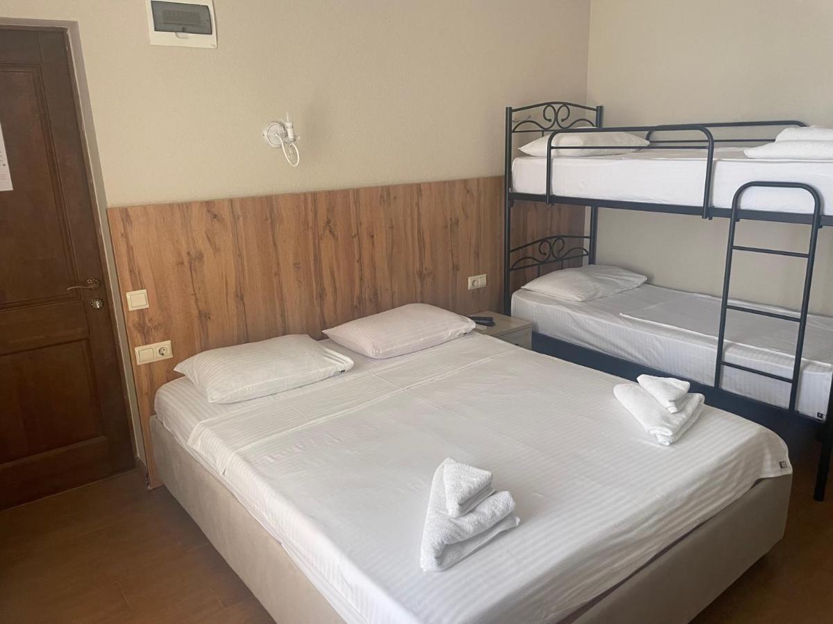 Leon Hotel New Athos Bagian luar foto
